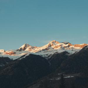 台湾早期色情三级片贪色夫人
